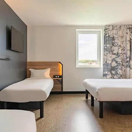Hotell Mulhouse Bale Aeroport 3*